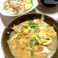 薄揚げと野菜の卵とじ、サラダ、厚揚げの唐揚げ